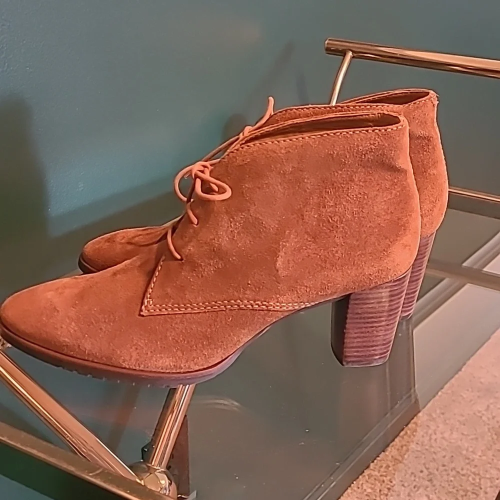 NWOB L.L. BEAN tan suede ankle boots
